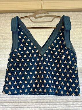 Mauve by Anthropologie Blue & White Lace V-Neck Tank